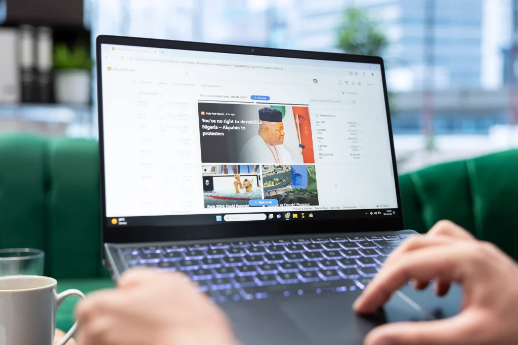 Website vs Marketplace Kursus Social Media Specialist Bali Recademy