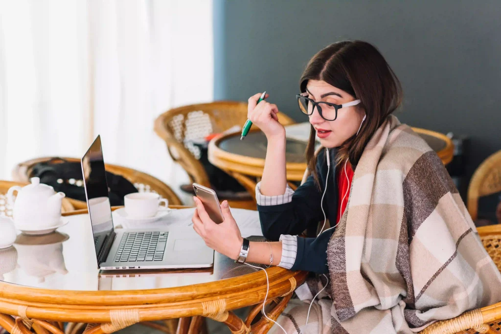Copywriter harus memiliki kemampuan copywriting dengan content plan yang terstruktur dan daya creative strategy yang baik, skill ini dapat dipelajari di Kursus Social Media Specialist Bali Recademy